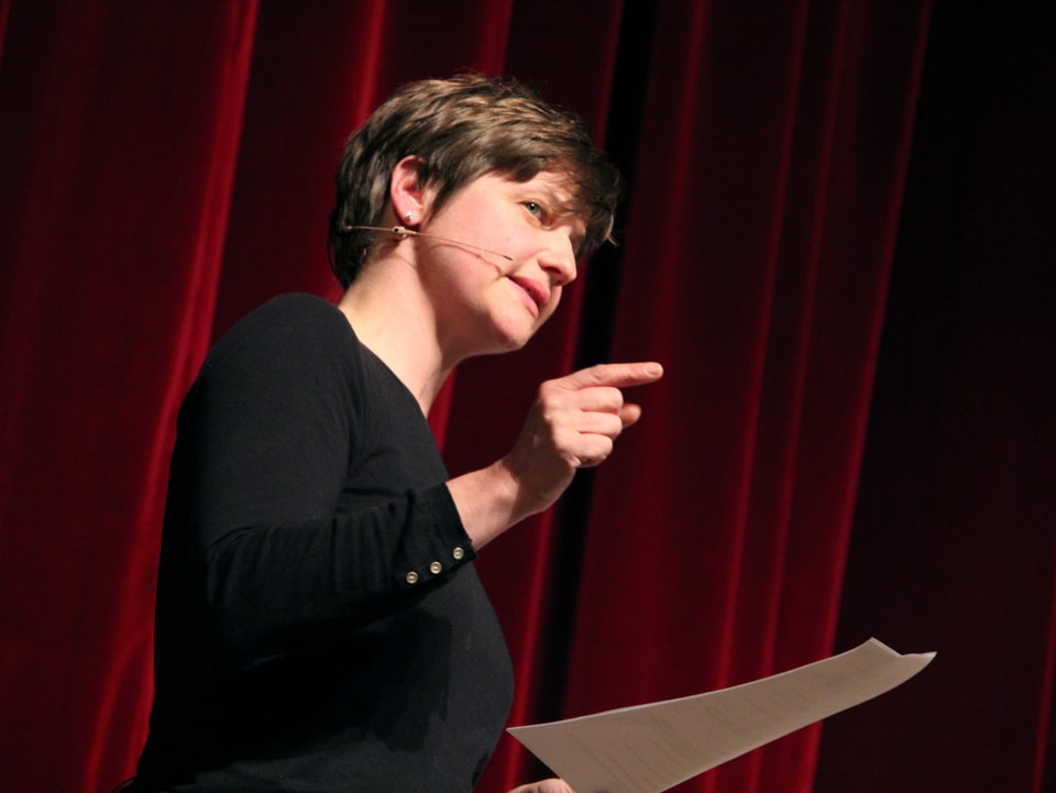 Zum Schluss lieferte Autorin Sandra Künzi eine humorvolle Replik des Abends.