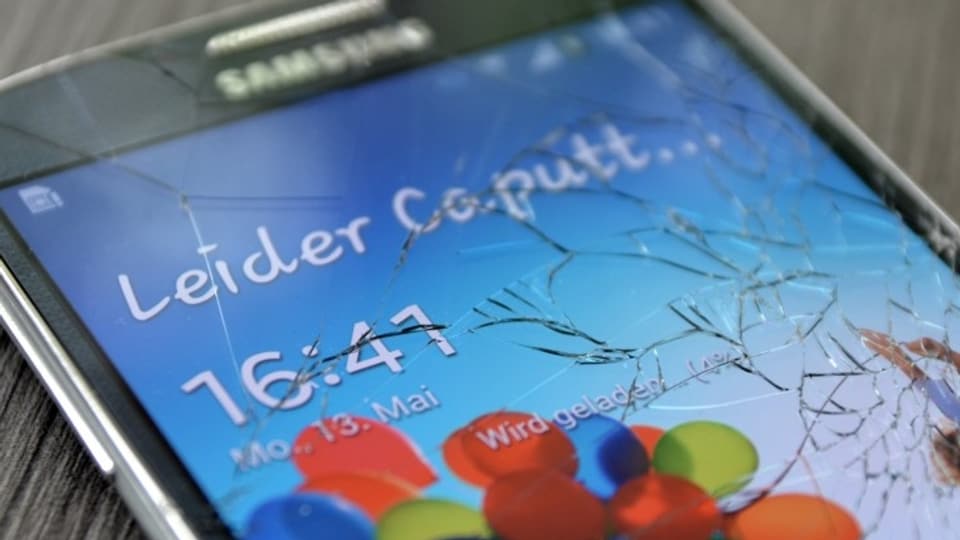 Versicherungen Handy Versicherungen Sind Oft Uberflussig Kassensturz Espresso Srf