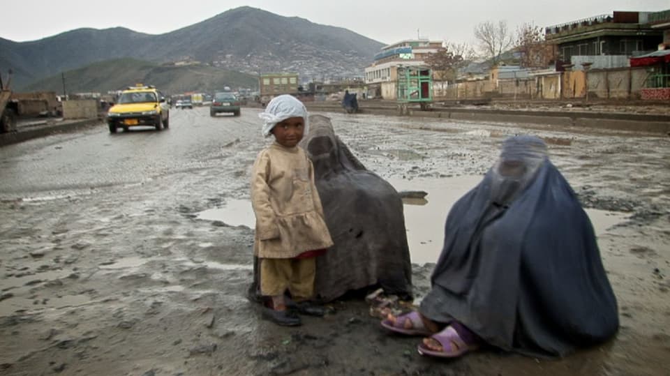 Zwei Frauen in Afghanistan
