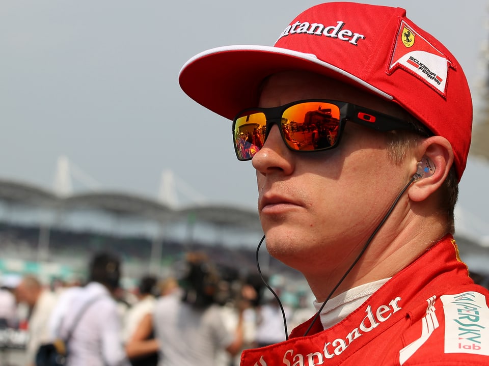 Kimi Räikkönen mit Cap und Sonnenbrille.