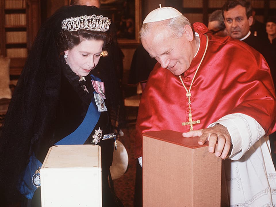 Queen Elisabeth und Papst Johannes Paul 