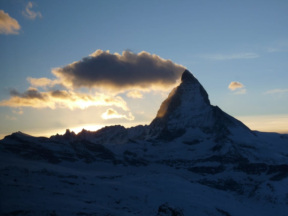 Matterhorn mit Nebel daneben