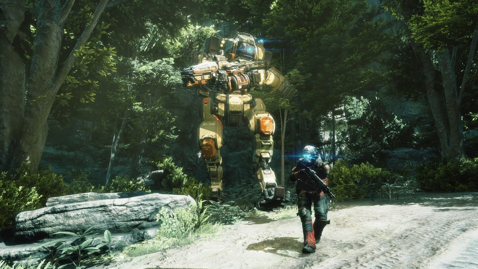 Ein Kampfroboter und sein Pilot wandern durch den Wald.