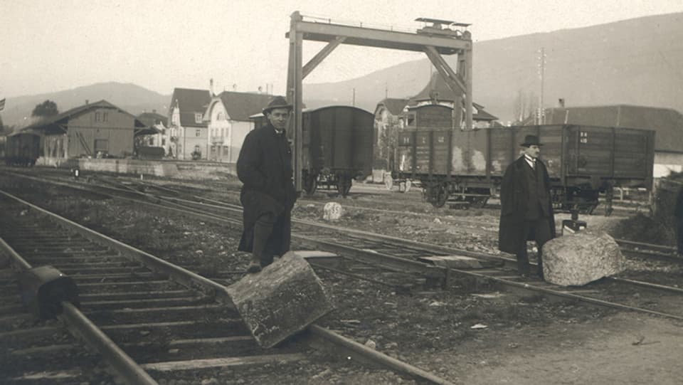 Beim Generalstreik legten Arbeiter Steine auf die Schienen und blockierten den Zugverkehr in Grenchen.
