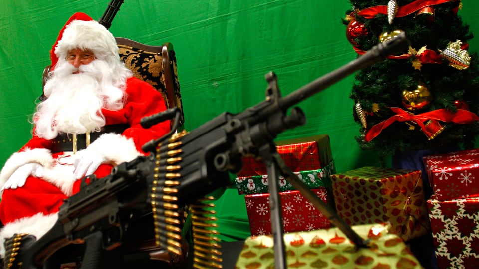 Santa Clause an einer US-Waffenmesse in Arizona.