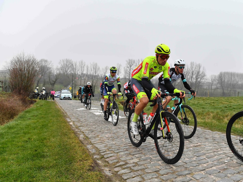 Fährt in der Romandie im Nationaldress Joel Suter.
