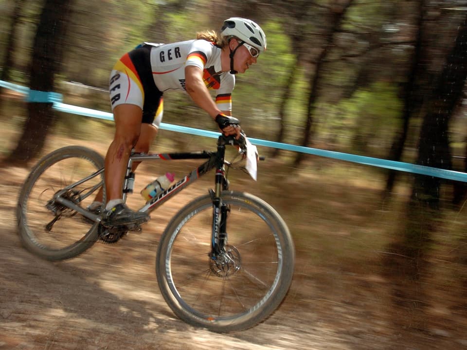 Die deutsche Mountainbikerin Ivonne Kraft sagte nach Doping-Anschuldigungen 2007, dass der Asthma-Inhalator ihrer Mama xin ihrem Beisein explodiert sei. «Vor Schreck hab ich ‹huch› gesagt und wohl versehentlich etwas inhaliert.»