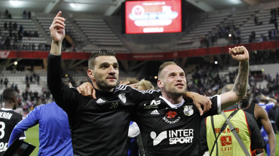 Amiens-Spieler bejubeln den Aufstieg