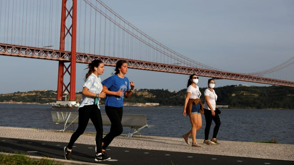 Im Bild die Ponte 25 de Abril über dem Tejo in Lissabon