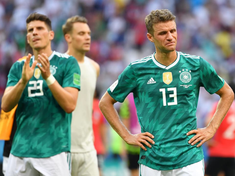 Thomas Müller, Manuel Neuer und Mario Gomez (v.r.) nach dem Spiel gegen Südkorea