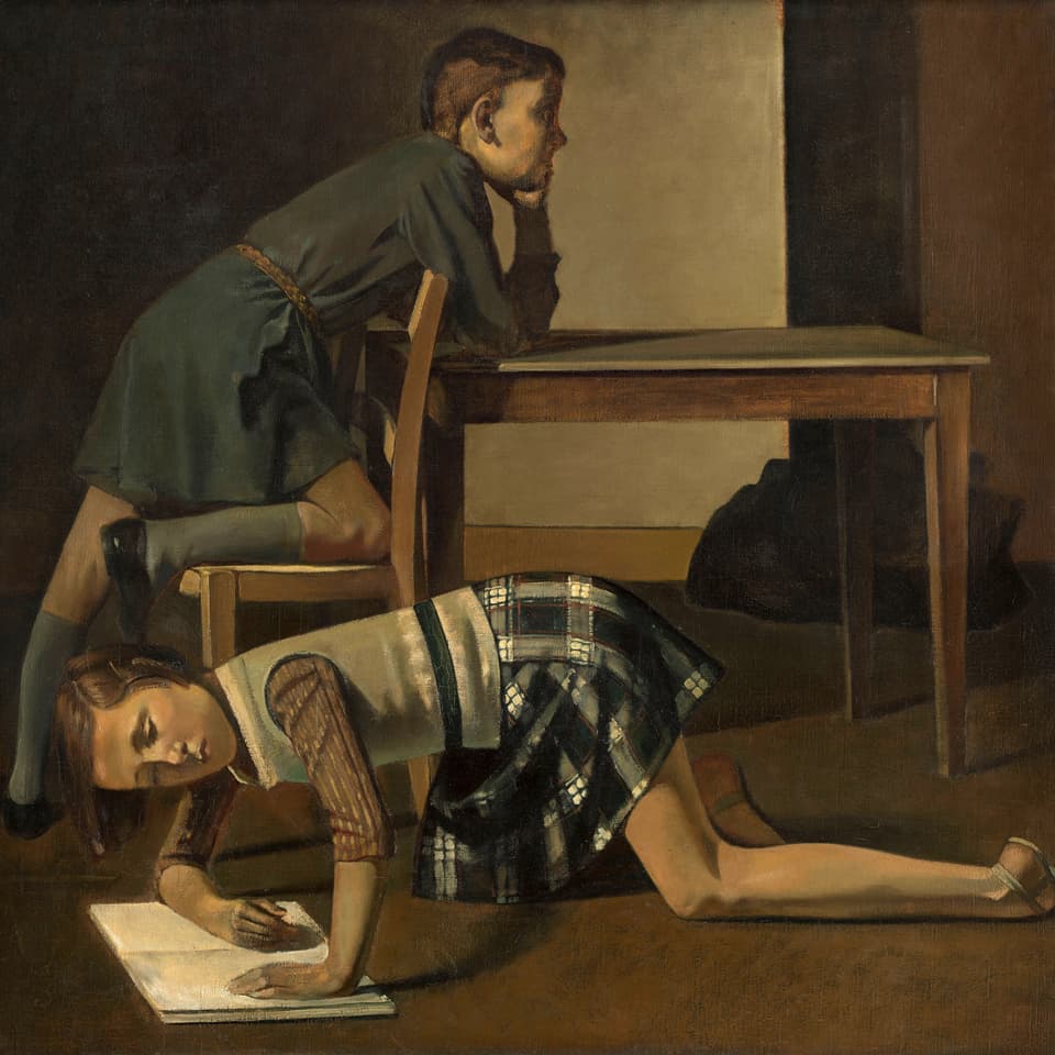 Gemaltes Bild: Ein Junge an einem Tisch, ein Mädchen auf den Knien und vornübergebeugt am Boden. 