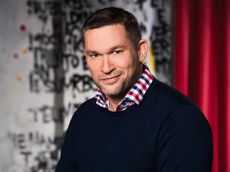Philipp Tingler blickt in die Kamera.