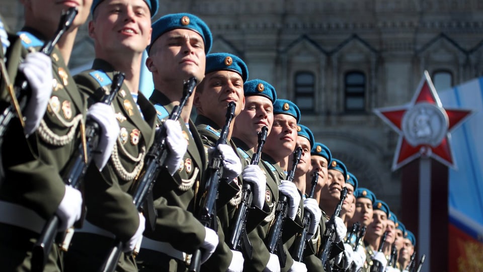 Soldaten marschieren 