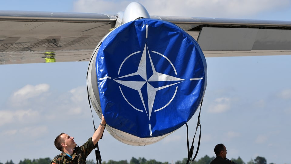 Neuer US-Verteidigungsminister erstmals an einem Nato-Treffen