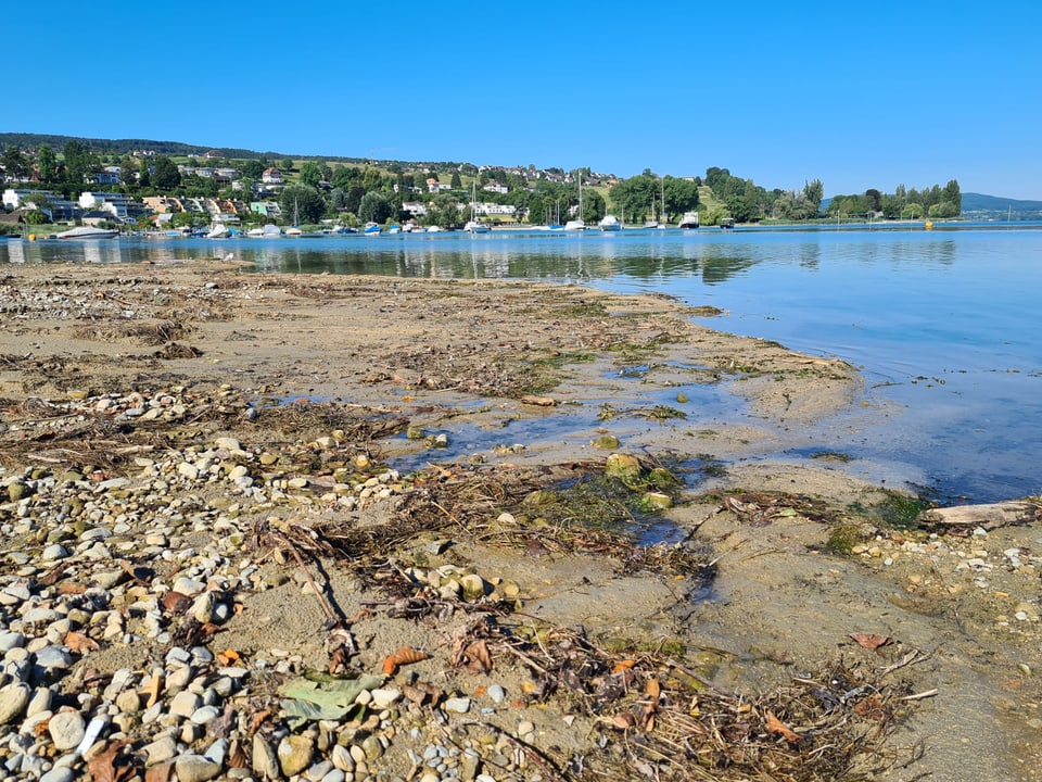 Der See trocknet aus.