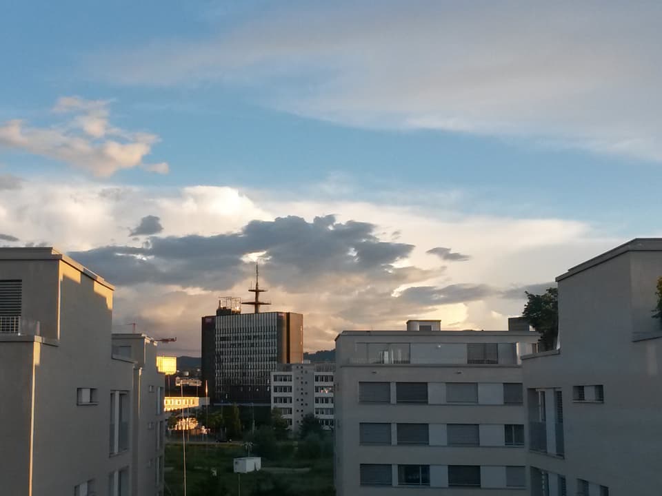 Wolken und Meteo-Dach