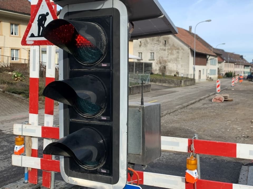 Strassenbaustelle in einem Dorf