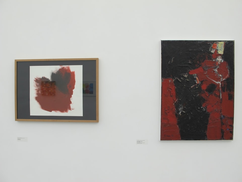 Zwei Bilder mit roten und schwarzen Farbklecksen