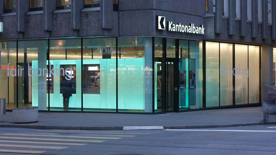 Bankomaten und BKB Logo 