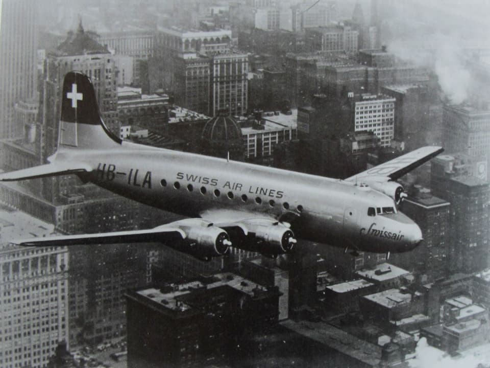 DC 4 über New York