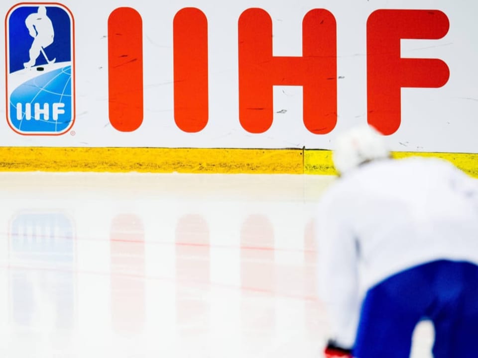 Russland und Belarus werden vom IIHF ausgeschlossen.