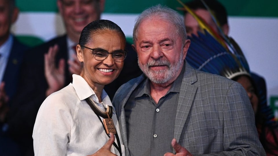 Marina Silva, steht an der Seite von Lula.