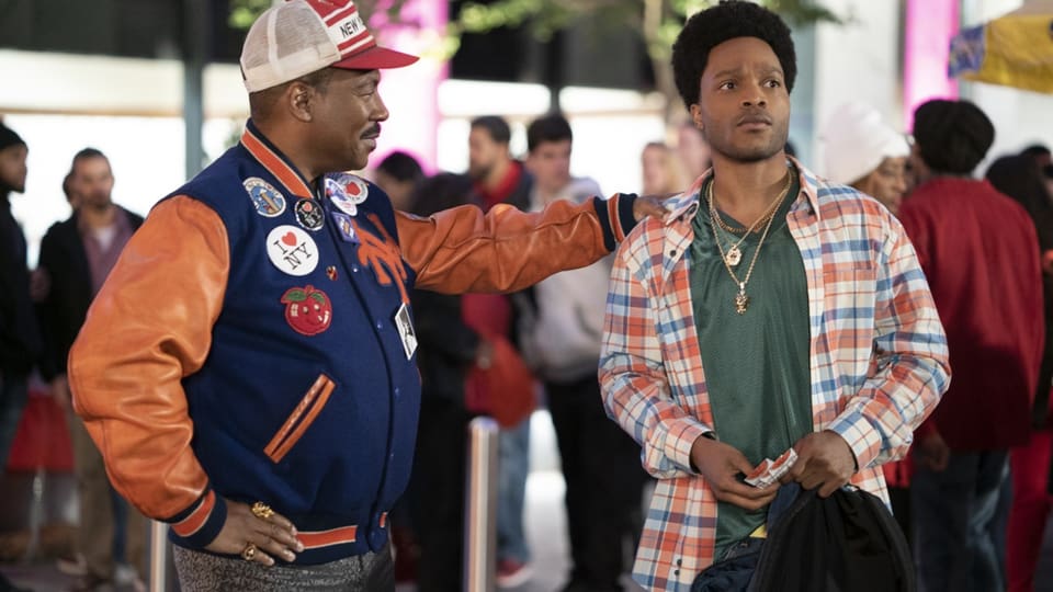 Prinz Akeem (Eddie Murphy) findet in New York seinen Sohn (Jermaine Fowler).