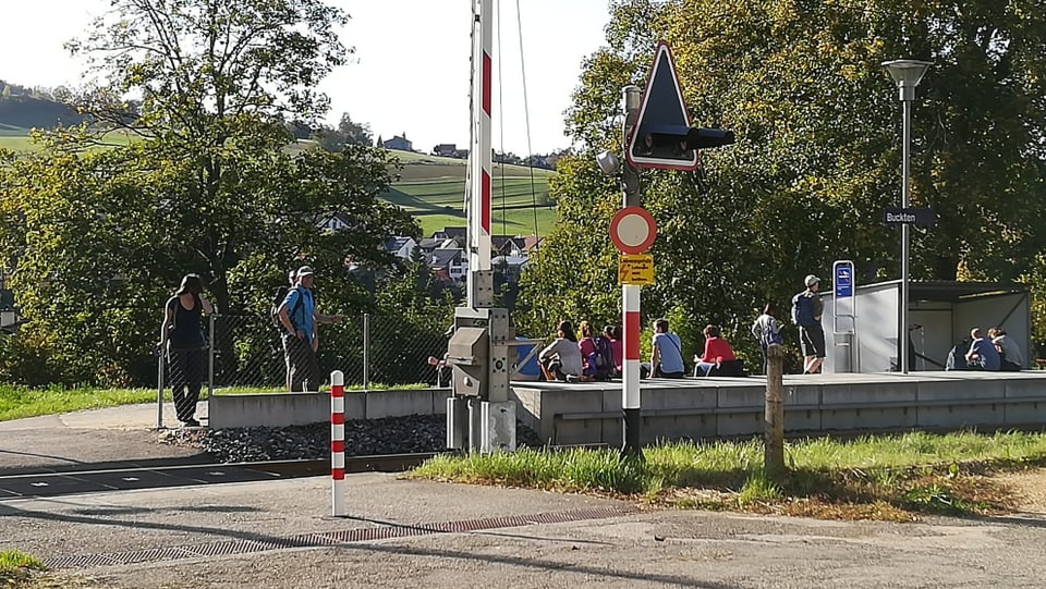 Warten warten in Buckten aufs Läufelfingerli.