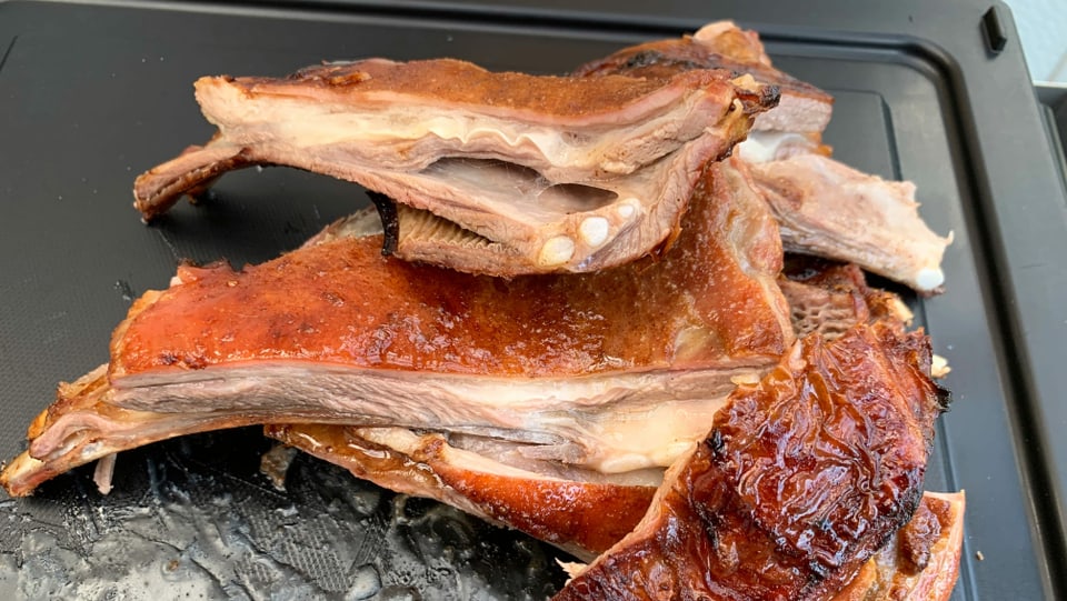 Rezepte Srf Bi De Lut Live Lammbrust Mit Plain In Pigna Alla Grillueli 