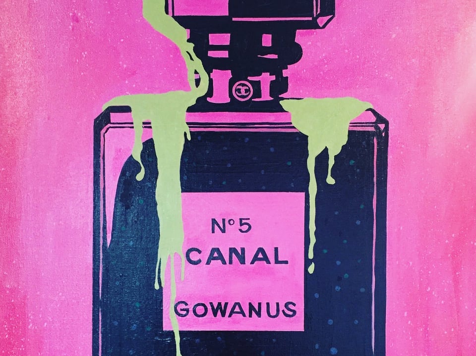Gemälde: Flasche, die dem Chanel-Parfüm ähnelt. Darauf steht «Nr. 5 Canal – Gowanus».