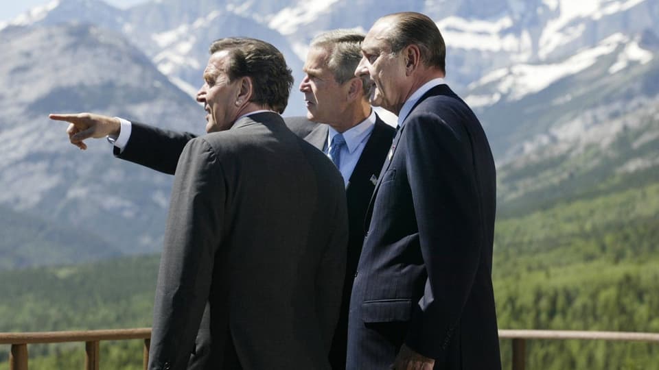 Schröder, Bush und Chirac 2002 bei einem G8-Gipfel in Kanada.