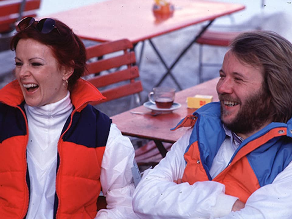 Anni-Frid und Benny im Ski-Outfit