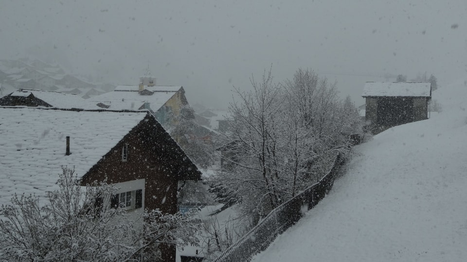 Verschneites Dorf Vals.