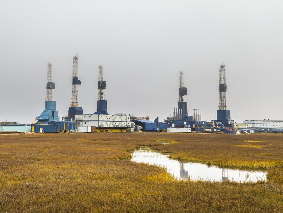 Ölplattformen des Prudhoe Bay Oil Fields am Dalton Highway in Deadhorse, Alaska