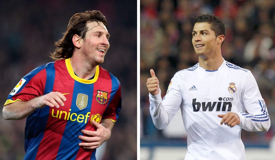Lionel Messi mit langen Haaren und Cristiano Ronaldo mit Undercut.