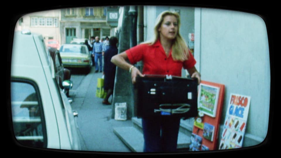 Frau (Ruth Waldburger) in TV-Reparatur-Test von 1974