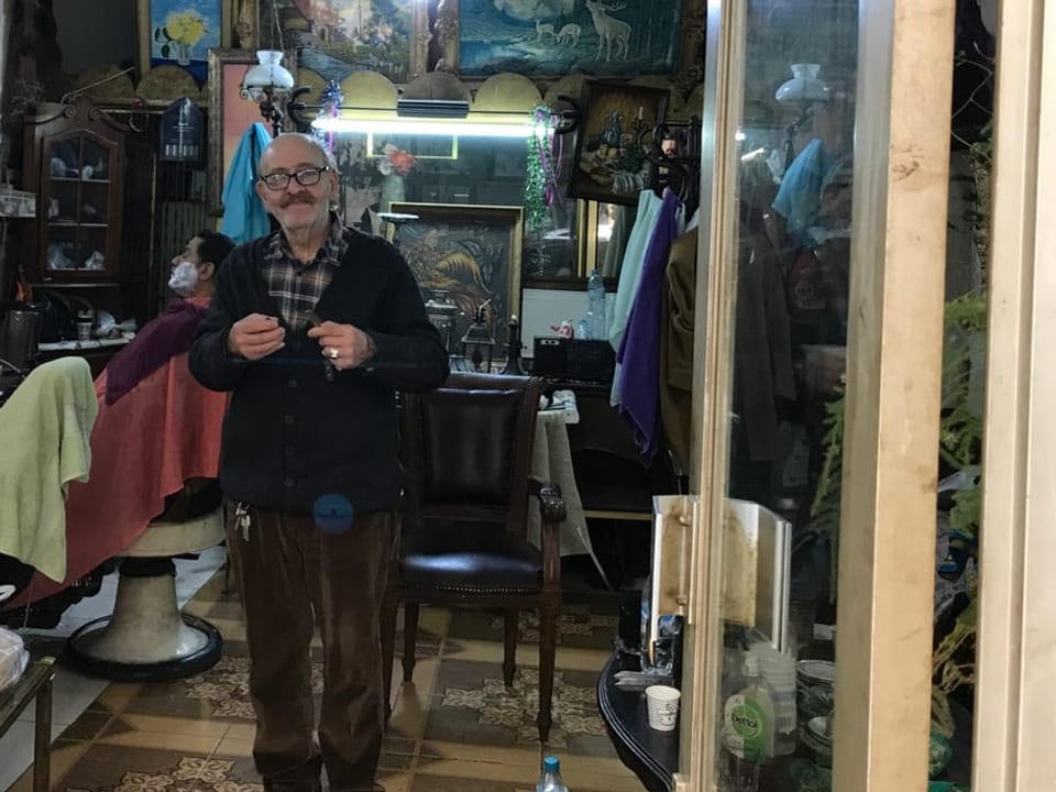 Coiffeur Mohammed Salame in seinem Salon.