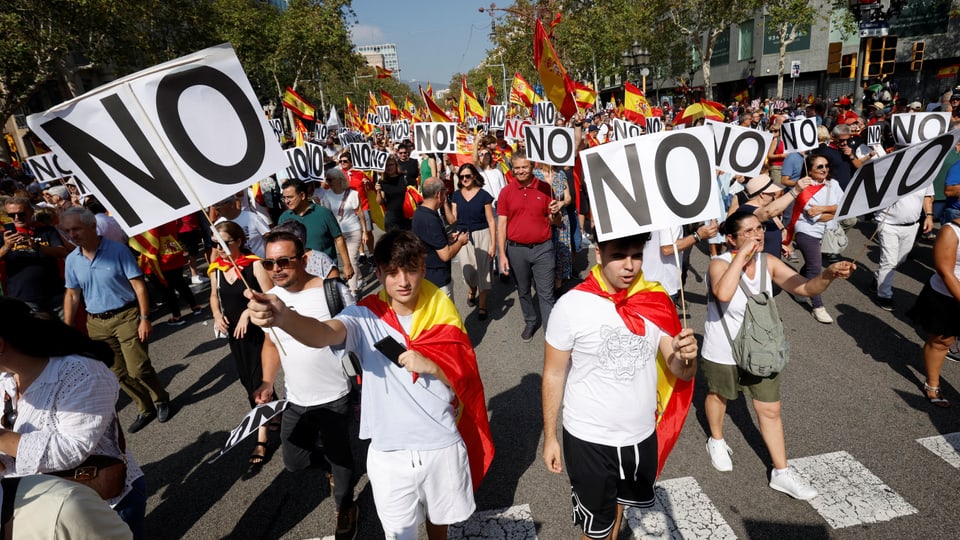 Tausende demonstrierten Anfang Oktober in Barcelona gegen eine Demonstration gegen eine mögliche Amnestie.