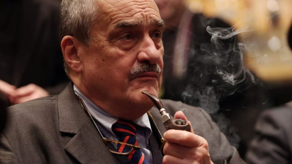 Schwarzenberg mit Pfeife