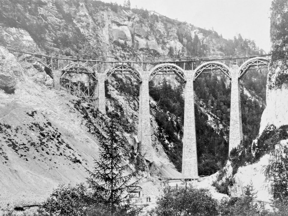 Die Baustelle des Landwasser-Viadukts im September 1902.