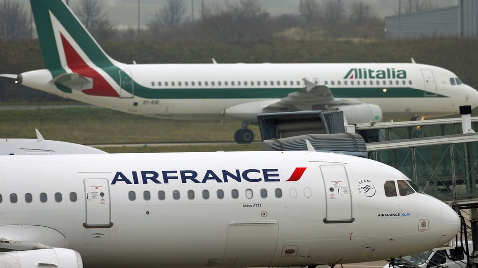 Flugzeuge von Alitalia und Air France