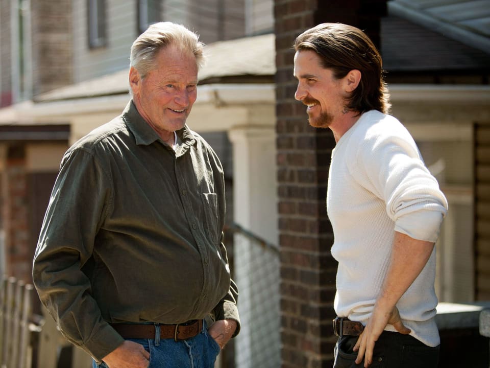 Sam Shepard und Christian Bale in «Out of the Furnance» (2014). 
