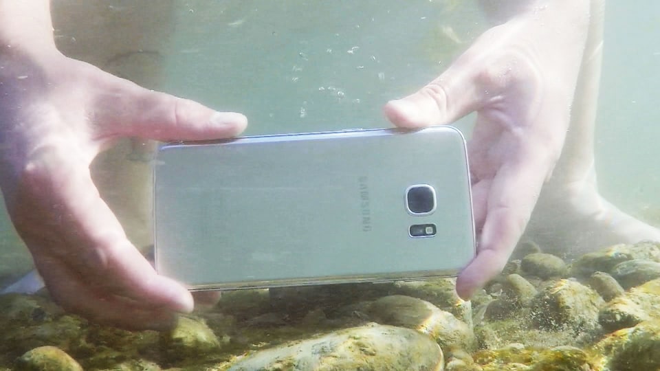 Ist Das Samsung S10 E Wasserdicht Multimedia - Wie wasserdicht Smartphones wirklich sein können