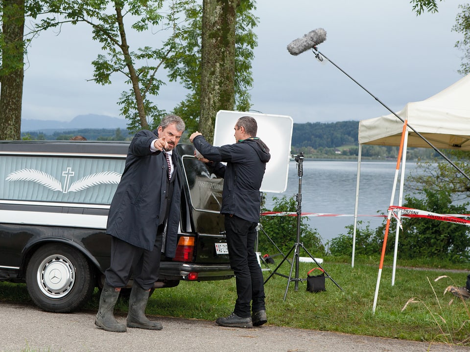 Mike Müller bei Dreharbeiten am Ufer des Hallwilersee