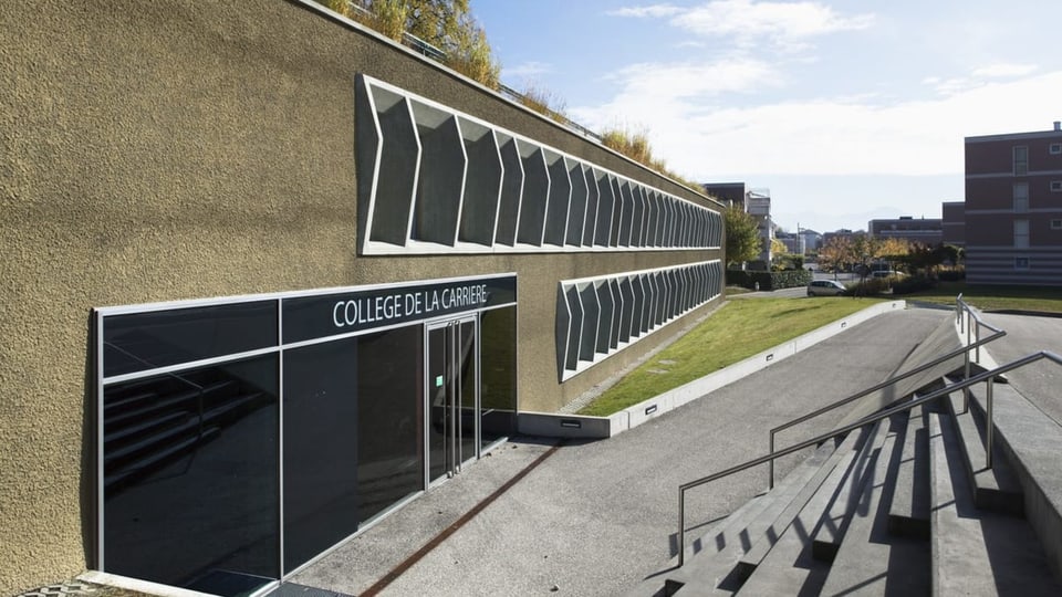Die Schule «College de la carriere» in Crissier.