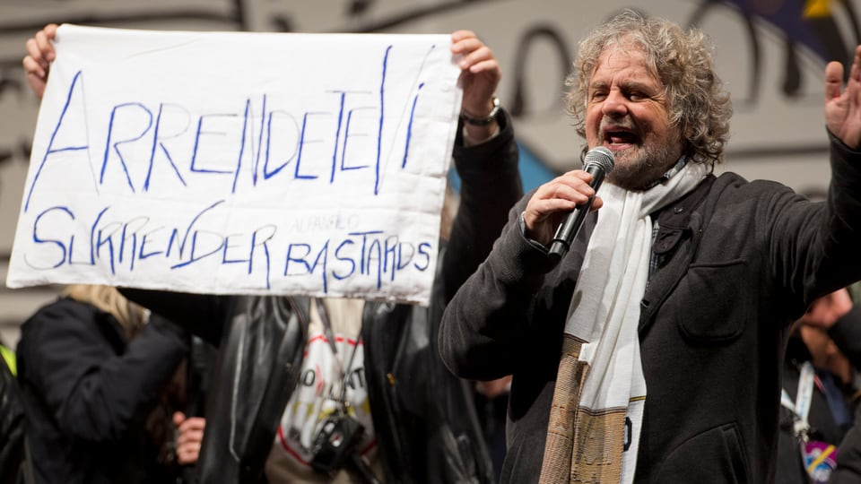 Beppe Grillo hat mit seiner Bewegung Cinque Stelle Stimmen der Linken und Rechten eingesammelt.