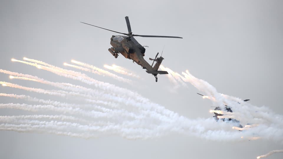 Apache-Helikopter der US-Armee bei einem Manöver in Südkorea