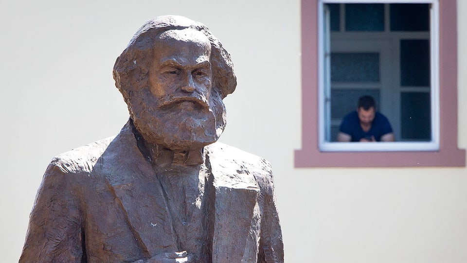 Karl Marx Statue in Trier.