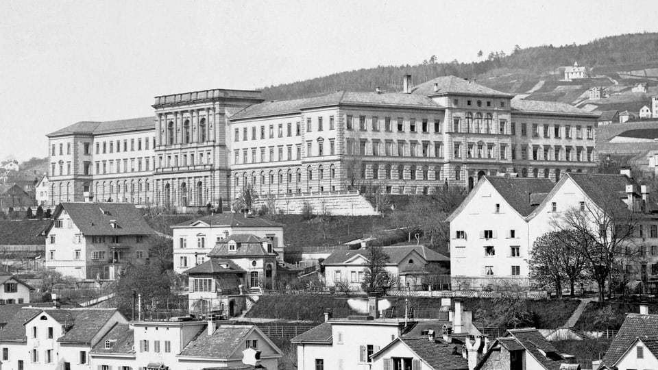 Das von Gottfried Semper errichtete Hauptgebäude der Eidgenössischen Technischen Hochschule Zürich 1880, vor den Umbauten durch Gustav Gull nach 1915