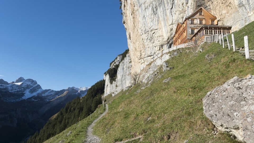 Berggasthaus Äscher im Alpstein ob Wasserauen